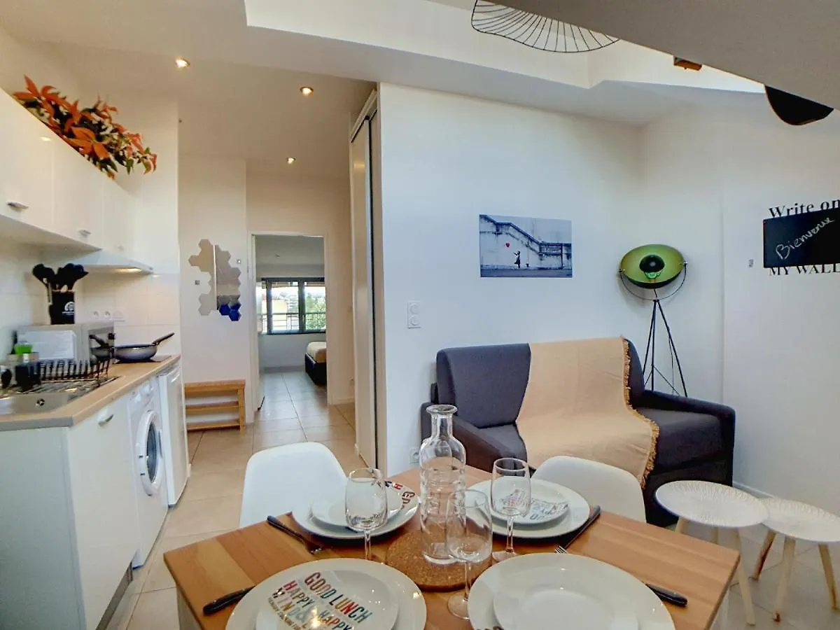 Apartment Stop Chez M District # Qualite # Confort # Simplicite Villeurbanne